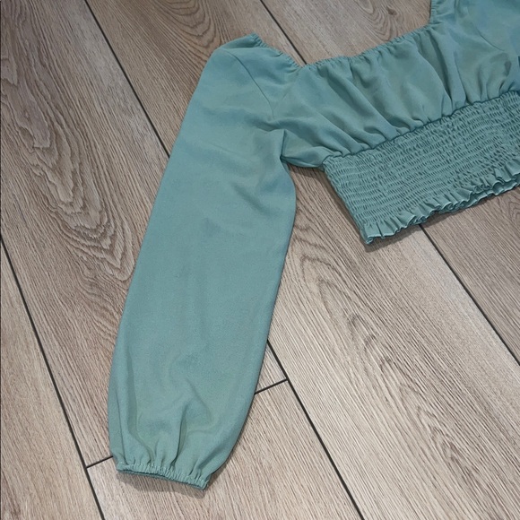 SHEIN Sage Green Long Sleeve Smocked Crop Top - Picture 6 of 9